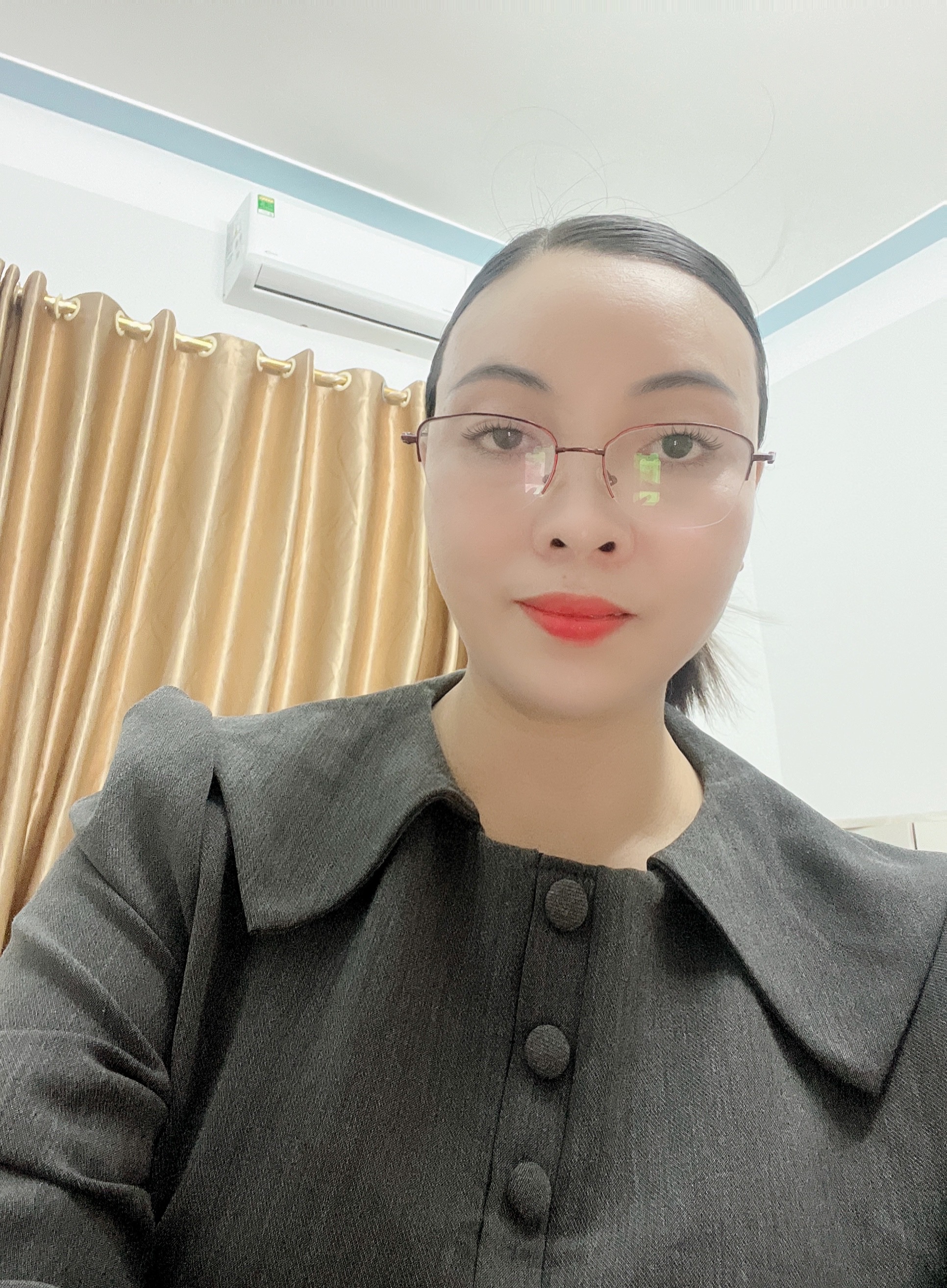 Trần Thị Bích Hằng