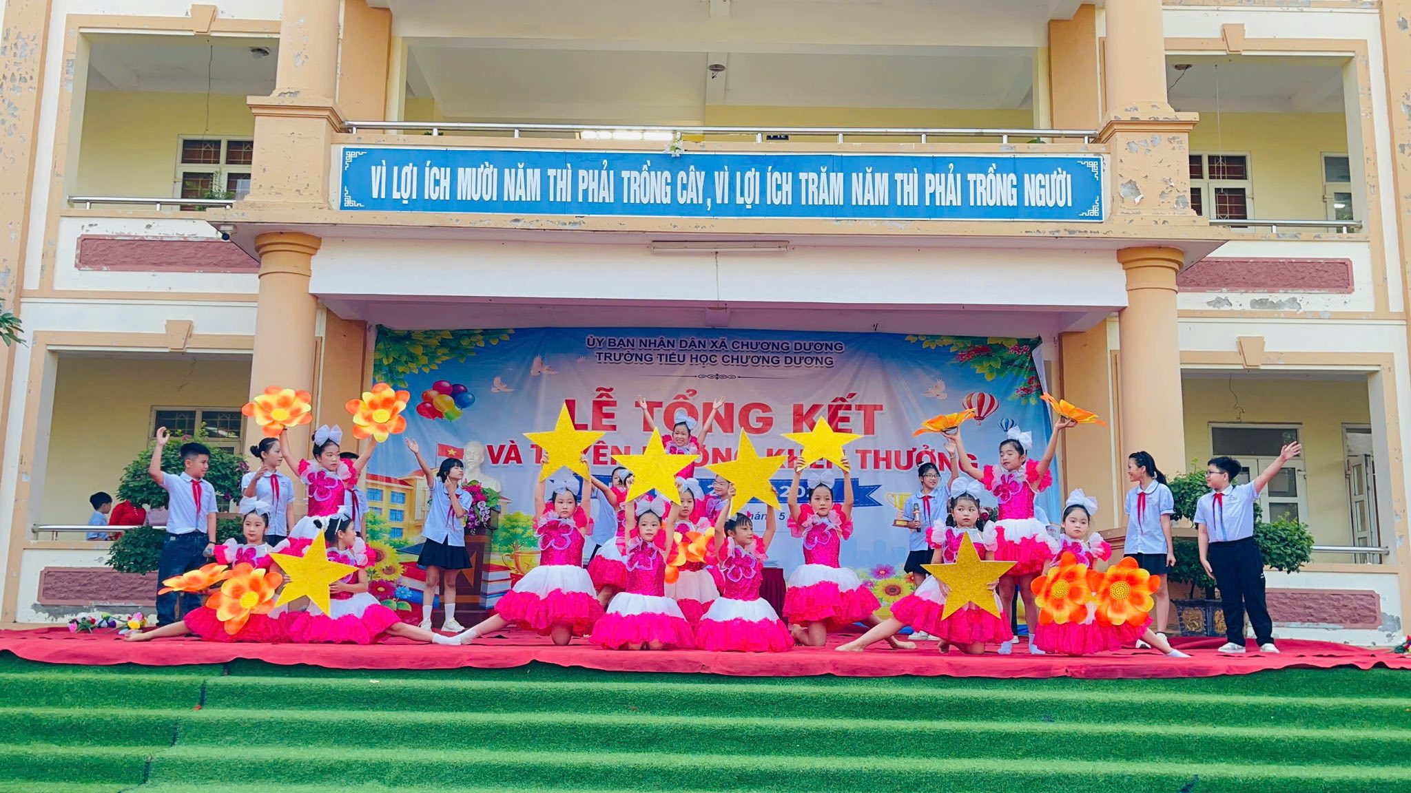 Có thể là hình ảnh về văn bản